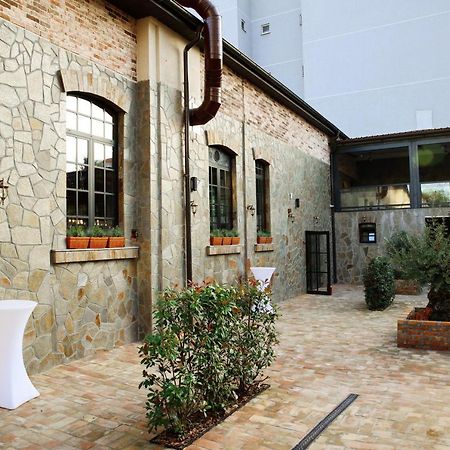Hotel Livnica Belgrade Exterior photo